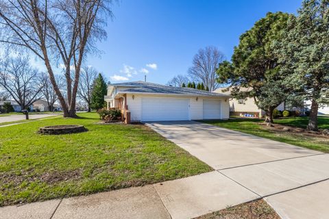 Tiny photo for 3960 N Tam-O-Shanter Drive, Bettendorf, IA 52722 (MLS # 12612133)