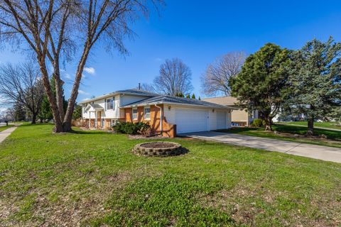 Tiny photo for 3960 N Tam-O-Shanter Drive, Bettendorf, IA 52722 (MLS # 12612133)