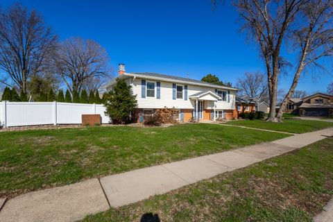 Tiny photo for 3960 N Tam-O-Shanter Drive, Bettendorf, IA 52722 (MLS # 12612133)
