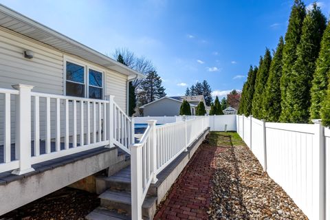 Tiny photo for 3960 N Tam-O-Shanter Drive, Bettendorf, IA 52722 (MLS # 12612133)