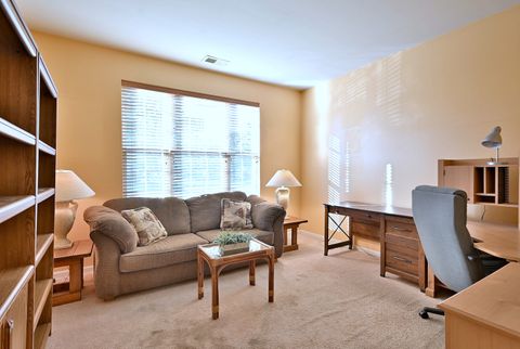 Tiny photo for 2832 Beacon Point Circle, Elgin, IL 60124 (MLS # 12506088)