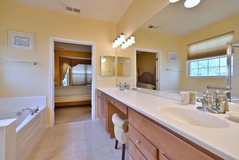 Tiny photo for 2832 Beacon Point Circle, Elgin, IL 60124 (MLS # 12506088)