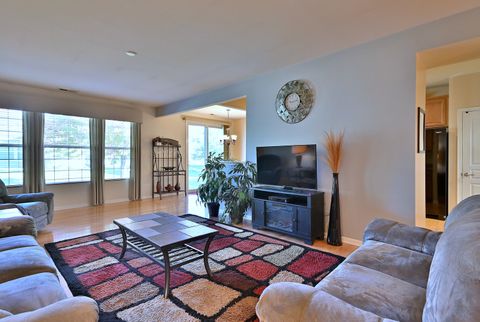Tiny photo for 2832 Beacon Point Circle, Elgin, IL 60124 (MLS # 12506088)
