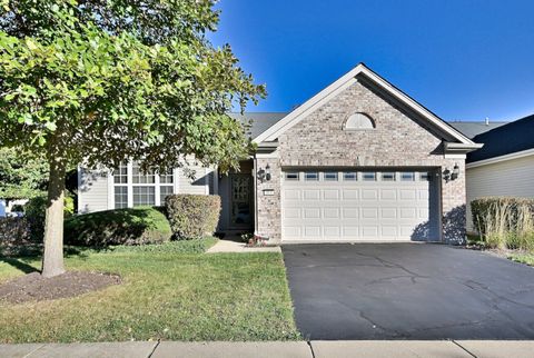 2832 Beacon Point Circle Elgin IL 60124