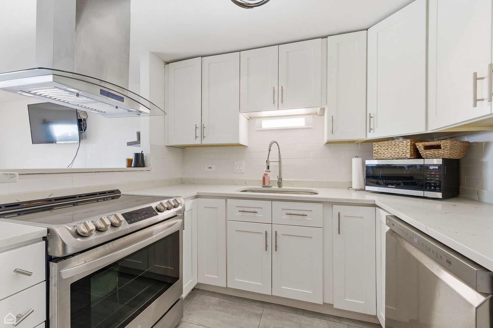 Elmwood Park, Illinois 60707, United States, 1 Bedroom Bedrooms, ,1 BathroomBathrooms,Residential,Pending,256735