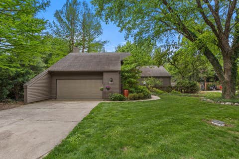 Tiny photo for 905 Barclay Court, Champaign, IL 61821 (MLS # 12644713)