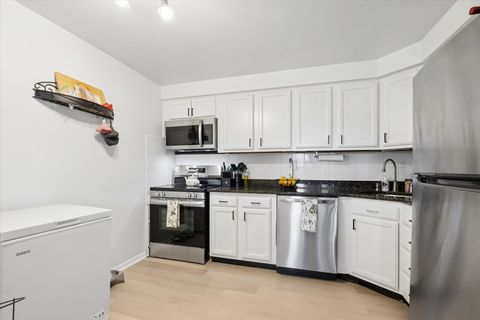 Tiny photo for 1240 S LORRAINE Road #3B, Wheaton, IL 60189 (MLS # 12608417)