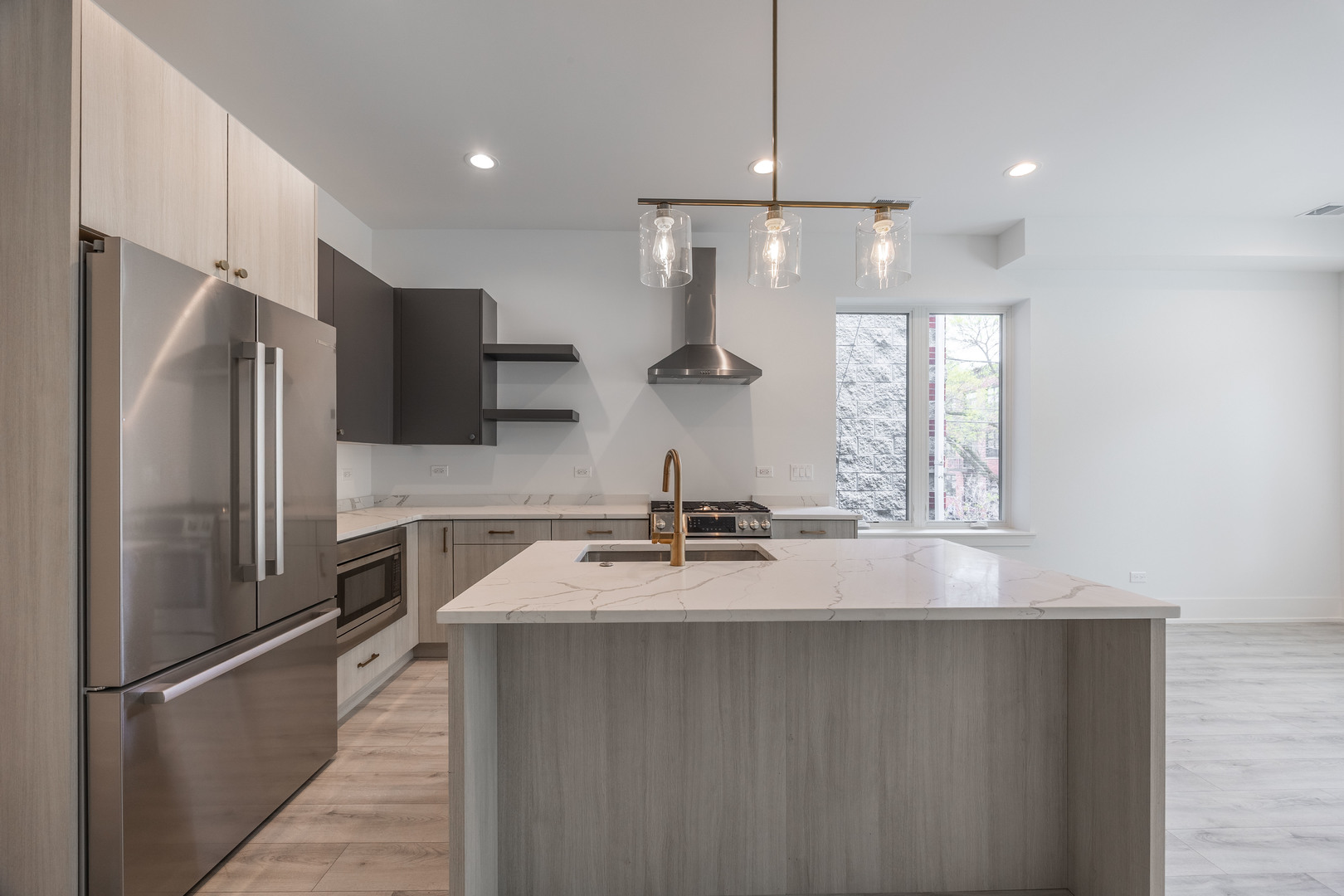 1814 W Thomas Street 2F