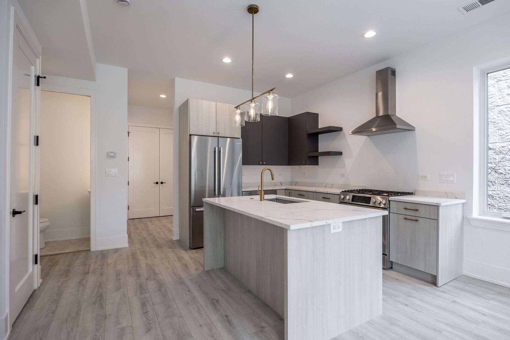 1814 W Thomas Street 2F