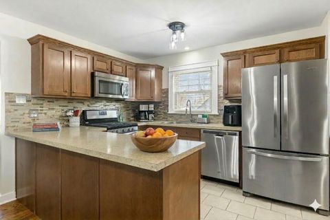 Tiny photo for 432 Winston Lane, Chicago Heights, IL 60411 (MLS # 12594222)