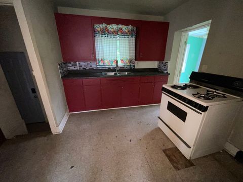 Tiny photo for 754 S Oakland Avenue, Decatur, IL 62522 (MLS # 12656615)