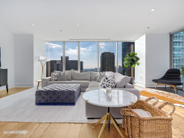 363 E Wacker Drive 2003