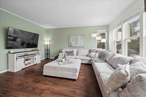 Tiny photo for 226 Woodland Park Circle, Gilberts, IL 60136 (MLS # 12542454)