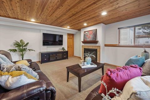 Tiny photo for 226 Woodland Park Circle, Gilberts, IL 60136 (MLS # 12542454)