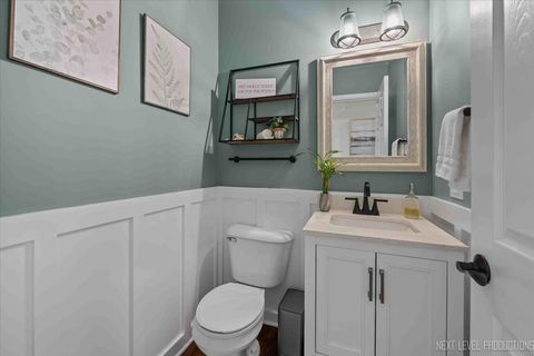 Tiny photo for 226 Woodland Park Circle, Gilberts, IL 60136 (MLS # 12542454)