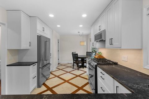 Tiny photo for 6402 Barn Swallow Court, Gurnee, IL 60031 (MLS # 12466974)