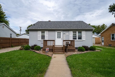 Photo of 911 W Madison Street, Pontiac, IL 61764 (MLS # 12763677)