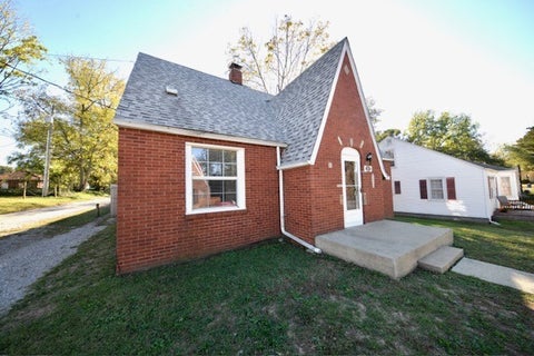 Tiny photo for 1501 Viola Avenue, Mt Vernon, IL 62864 (MLS # 12710148)