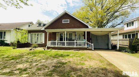 Photo of 809 N 12TH Street, Herrin, IL 62948 (MLS # EB460249)