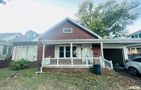 Tiny photo for 809 N 12TH Street, Herrin, IL 62948 (MLS # EB460249)