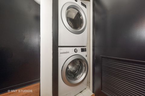 Tiny photo for 834 E 45th Street, Chicago, IL 60653 (MLS # 12468149)