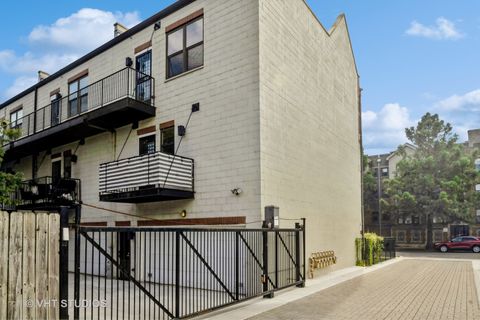 Tiny photo for 834 E 45th Street, Chicago, IL 60653 (MLS # 12468149)