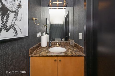 Tiny photo for 834 E 45th Street, Chicago, IL 60653 (MLS # 12468149)