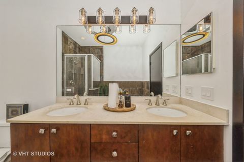 Tiny photo for 834 E 45th Street, Chicago, IL 60653 (MLS # 12468149)