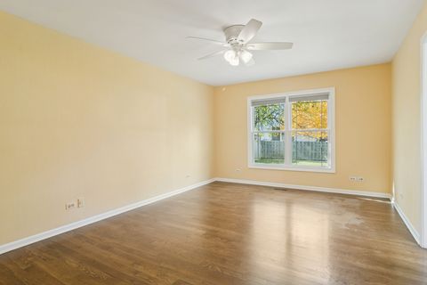 Tiny photo for 4040 N Harvard Avenue, Arlington Heights, IL 60004 (MLS # 12512142)