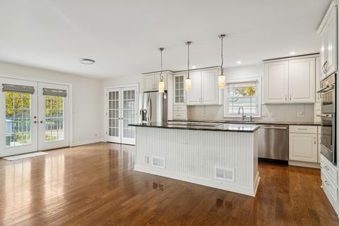 Tiny photo for 4040 N Harvard Avenue, Arlington Heights, IL 60004 (MLS # 12512142)