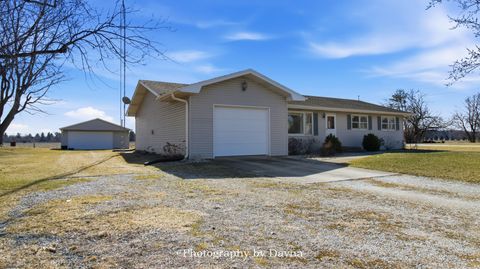 Photo of 7302 E 3500s Road, St. Anne, IL 60964 (MLS # 12582896)