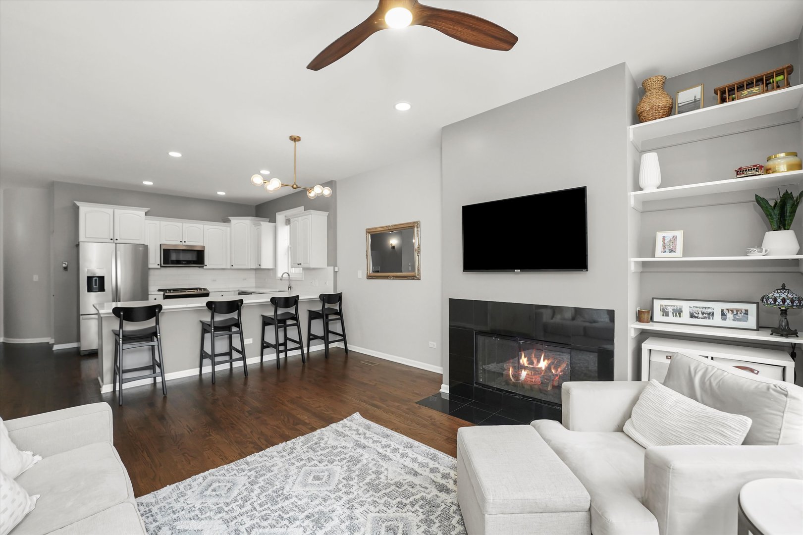 1730 W Diversey Parkway 1E