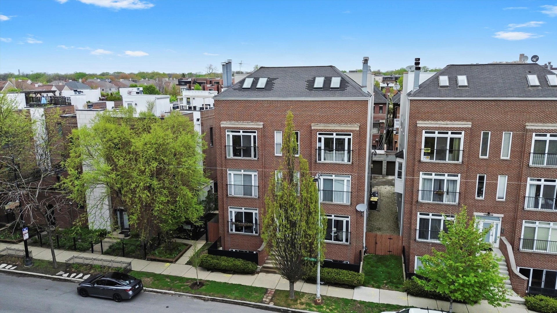 1730 W Diversey Parkway 1E