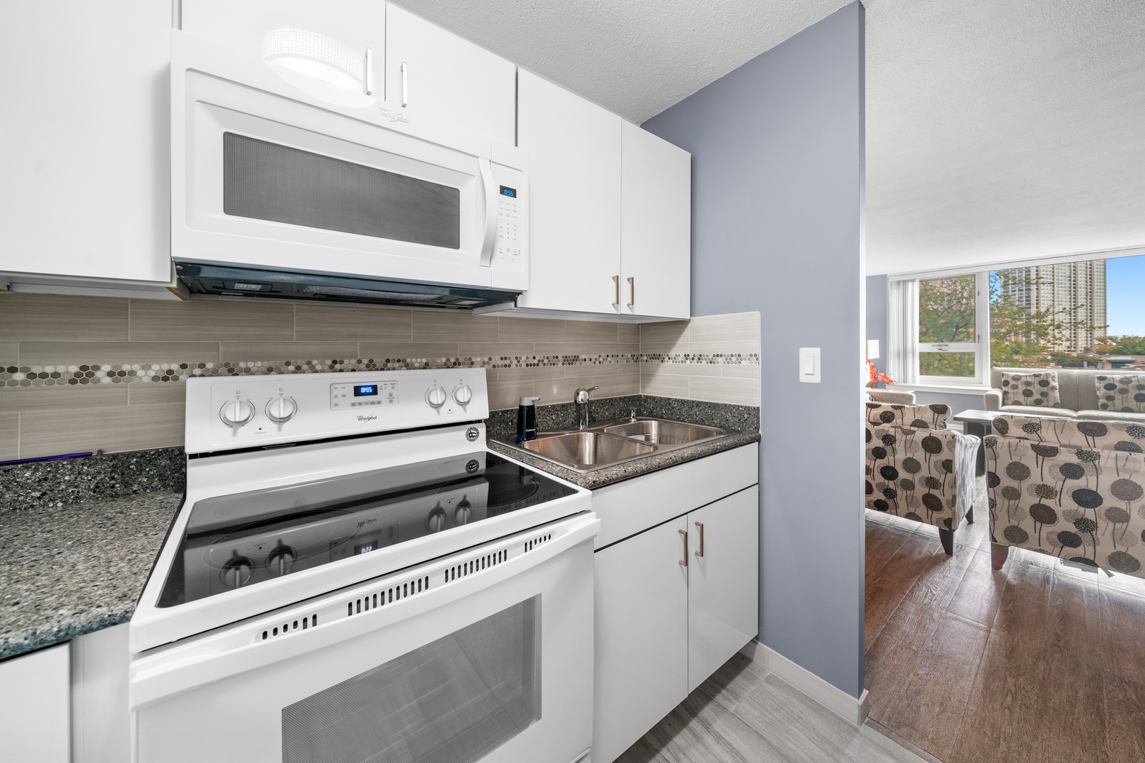 2728 N Hampden Court 605