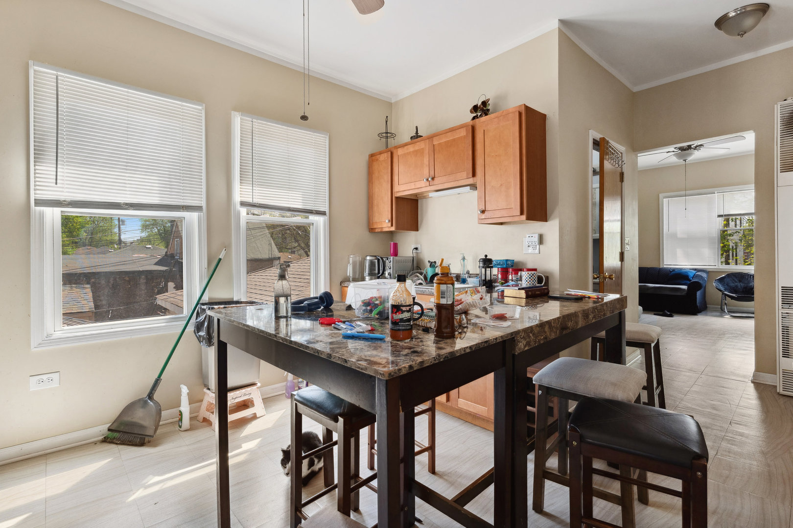 1443 W 49th Place