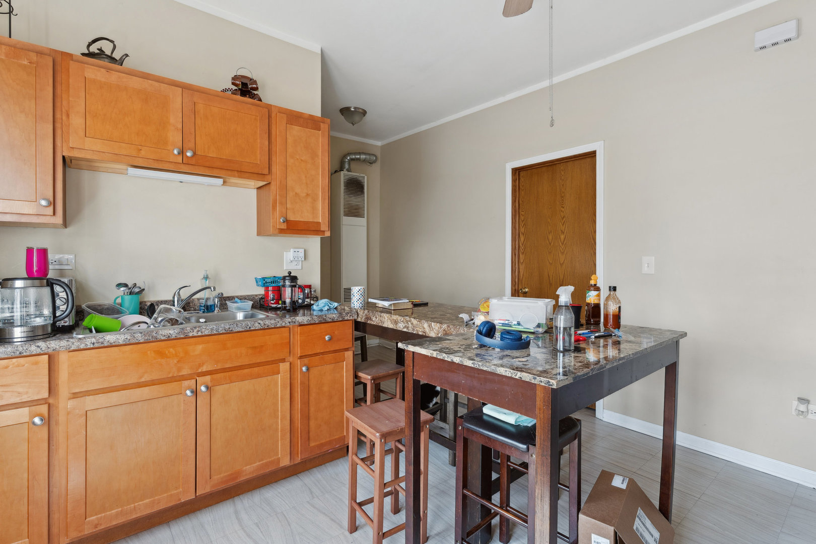 1443 W 49th Place