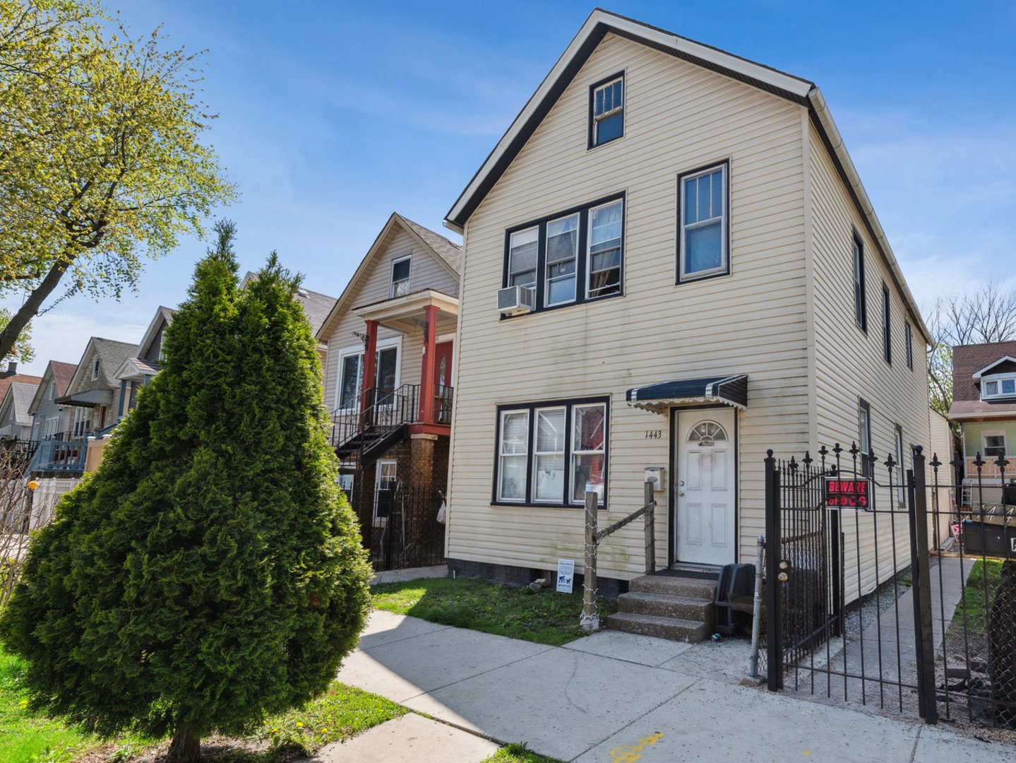 1443 W 49th Place