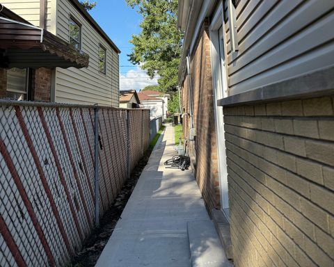 Tiny photo for 46 Hyde Park Avenue, Bellwood, IL 60104 (MLS # 12475405)
