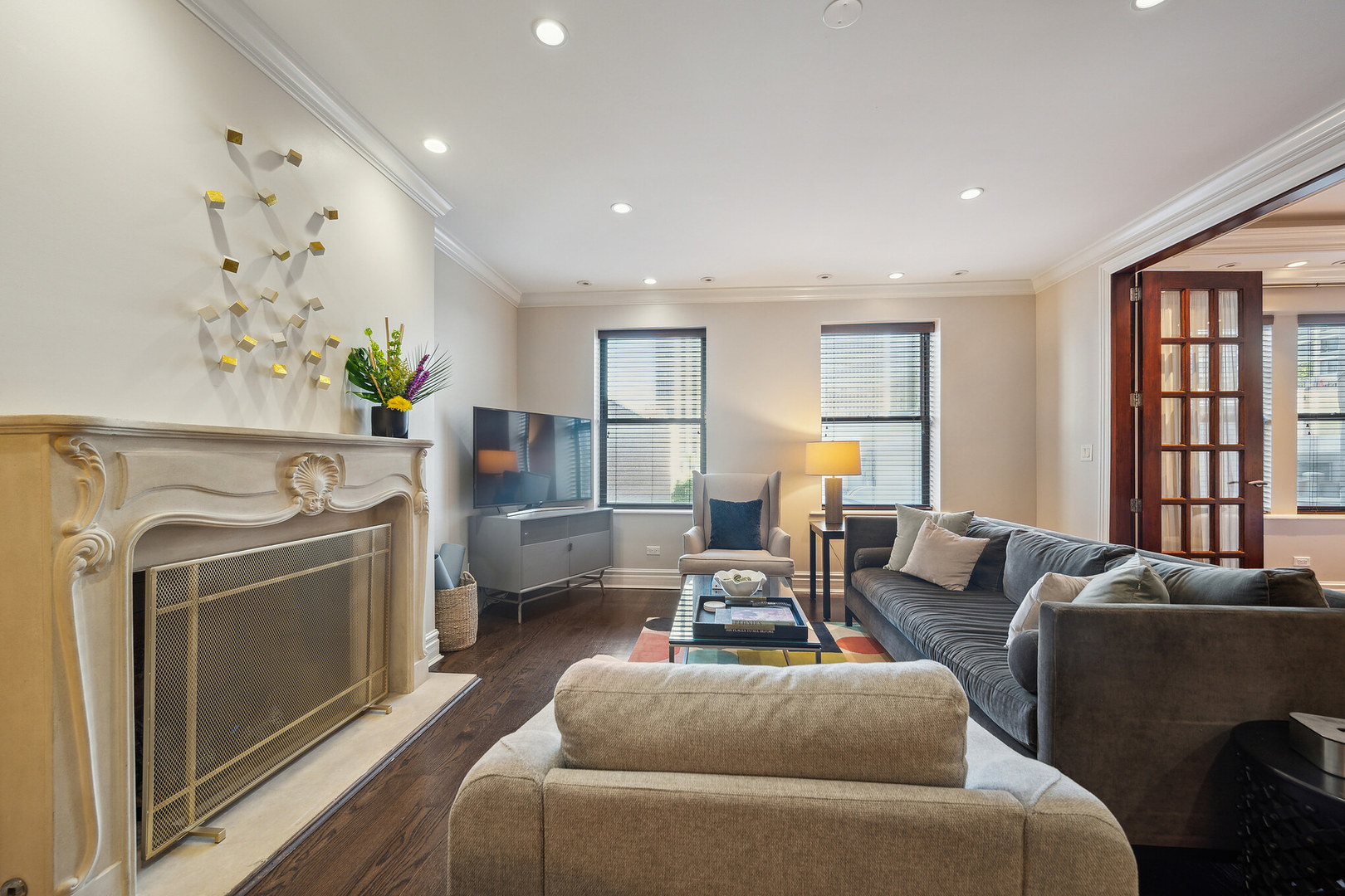 70 E WALTON Street 1004