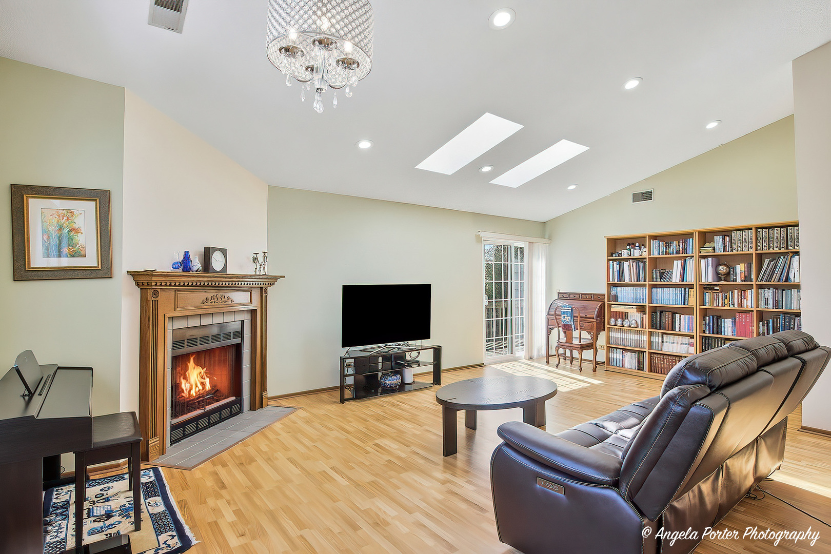 512 W Happfield Drive