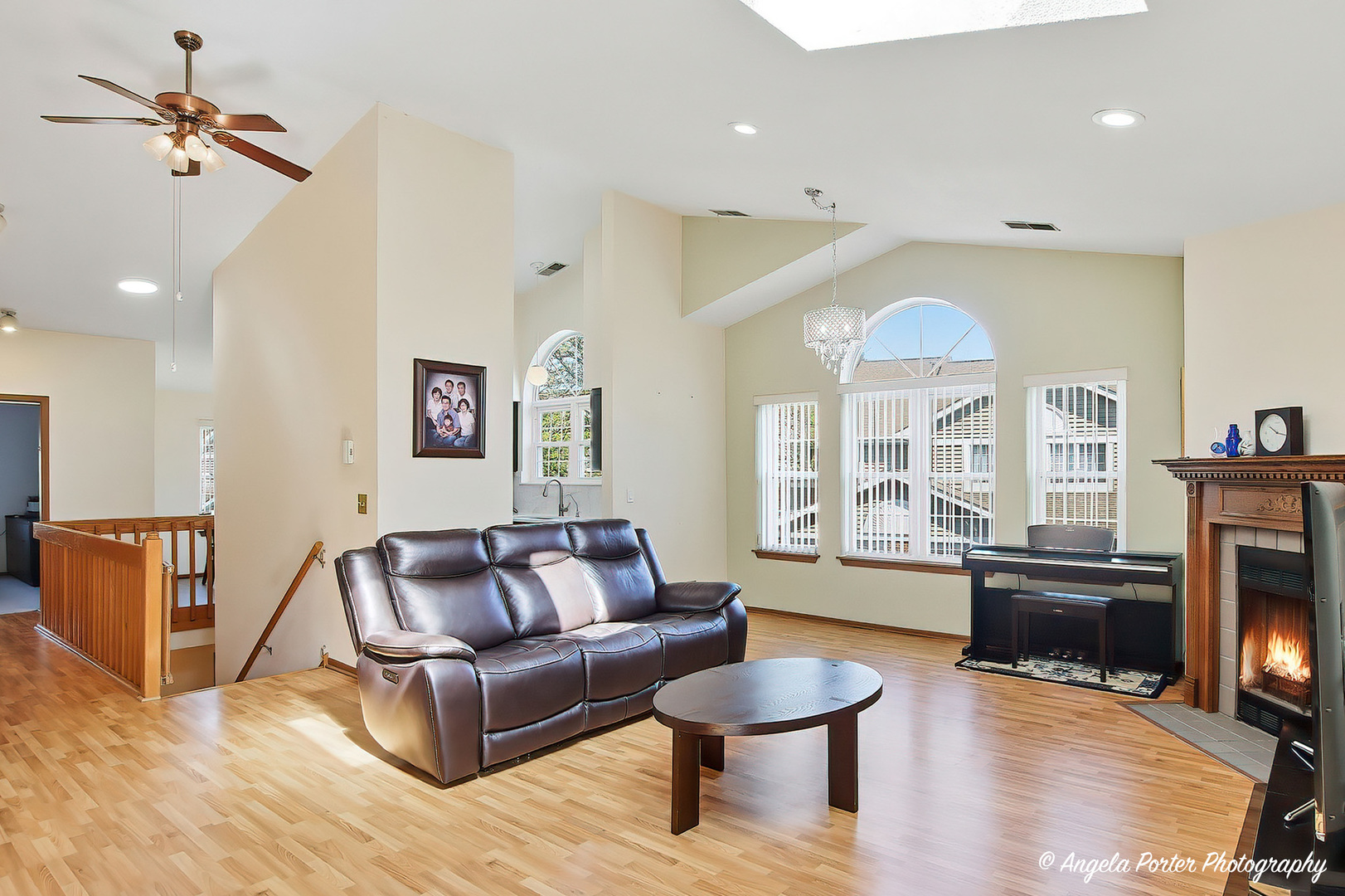 512 W Happfield Drive