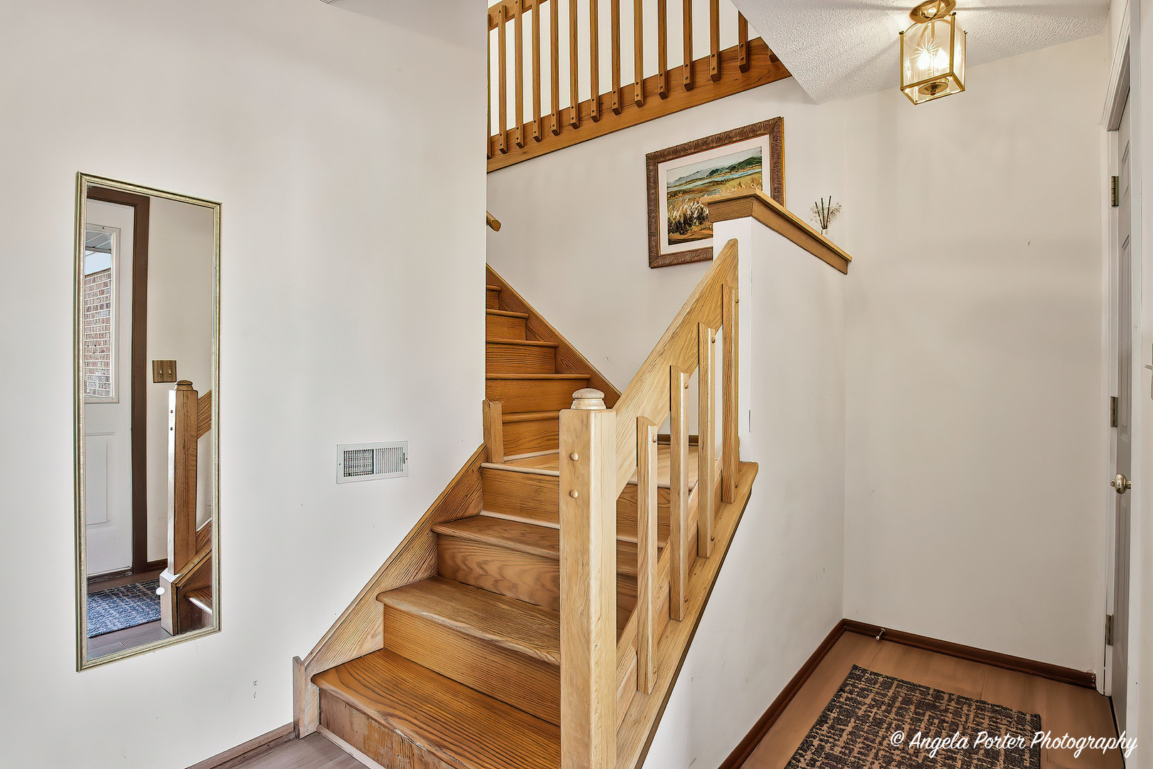 512 W Happfield Drive