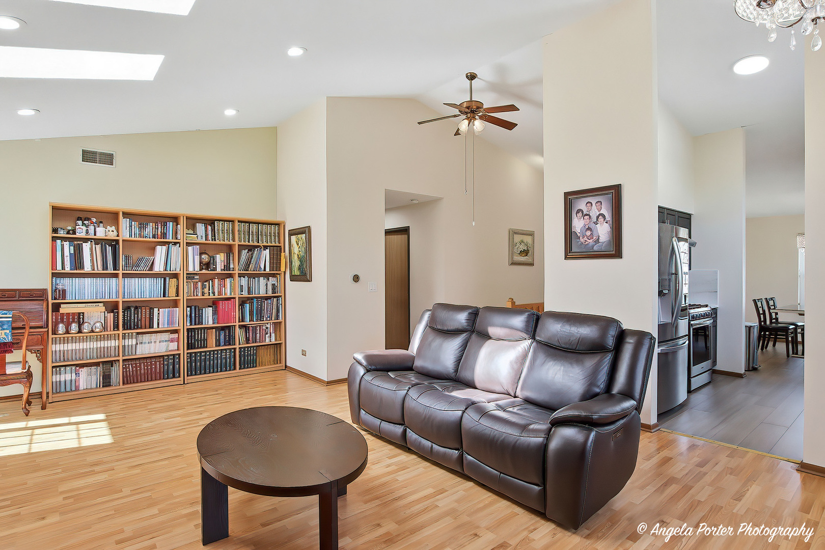 512 W Happfield Drive