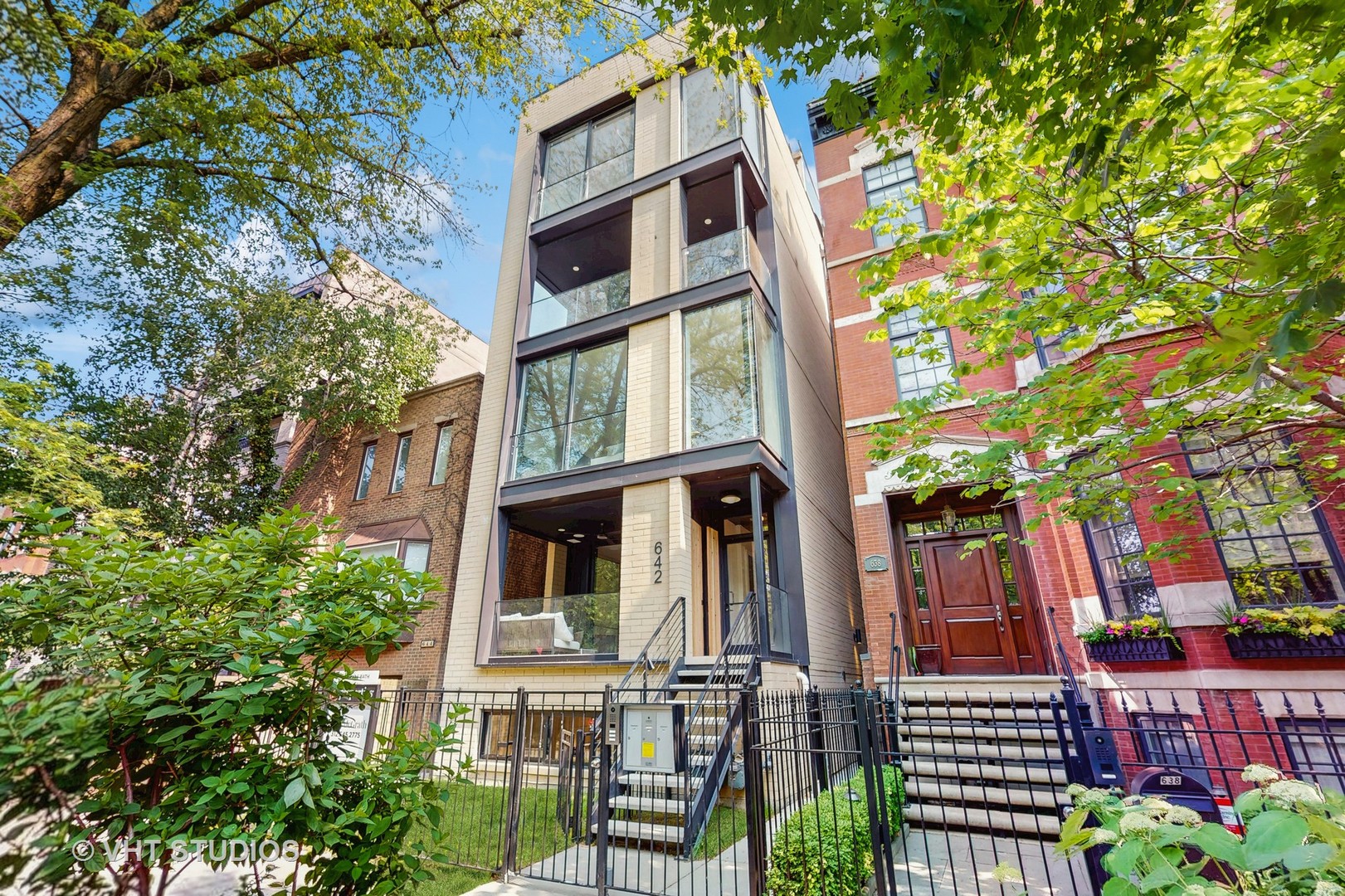 642 W Webster Avenue 1