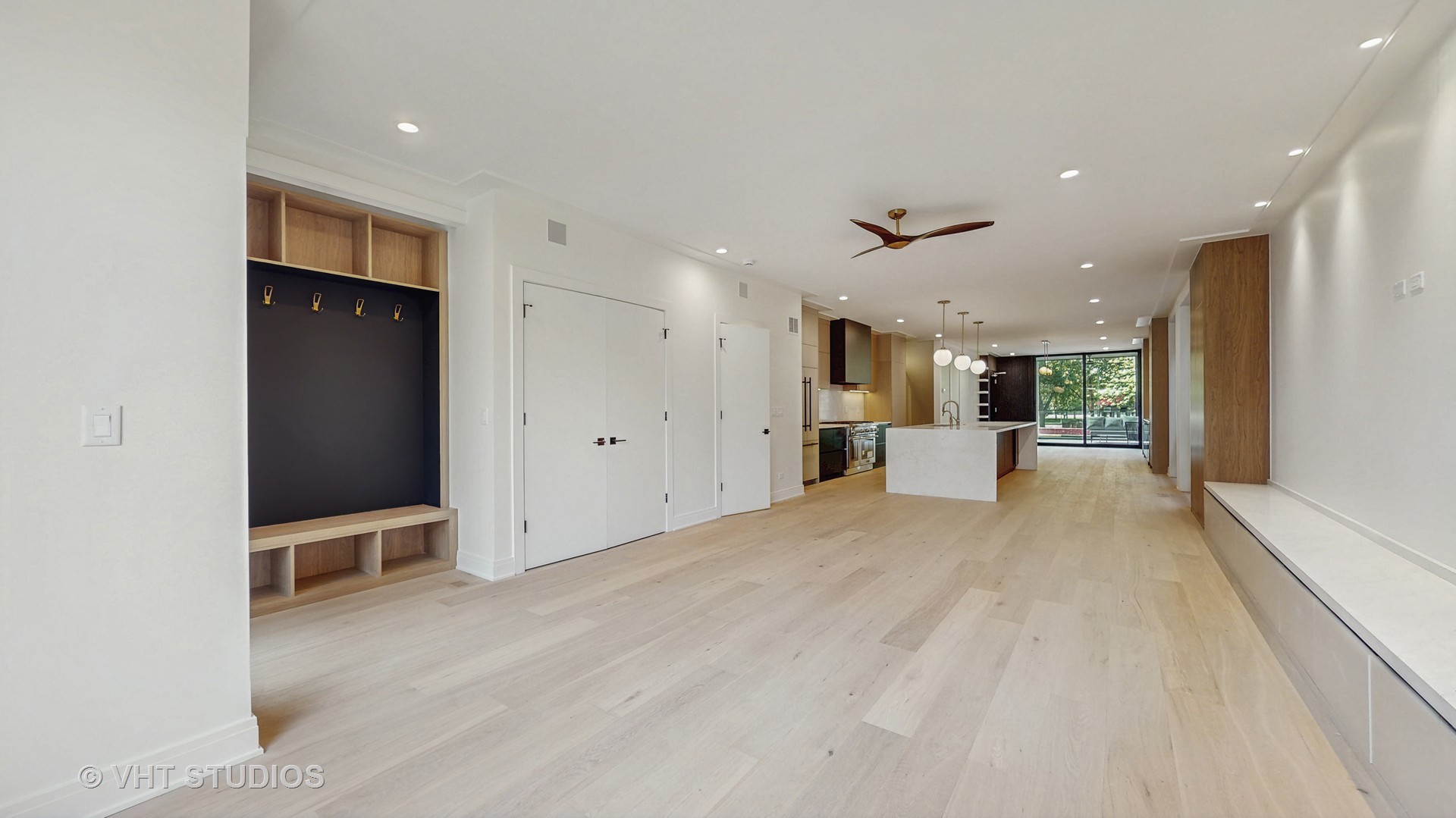 642 W Webster Avenue 1