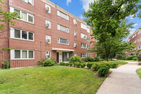 Tiny photo for 7212 Oak Avenue #3NE, River Forest, IL 60305 (MLS # 12446646)