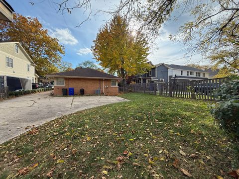 Tiny photo for 548 Elm Street, Glen Ellyn, IL 60137 (MLS # 12510337)