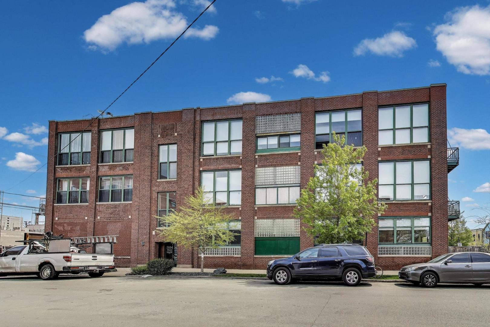 2654 W Medill Avenue 202