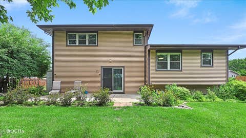 Tiny photo for 29 Mayfair Lane, Aurora, IL 60504 (MLS # 12738654)