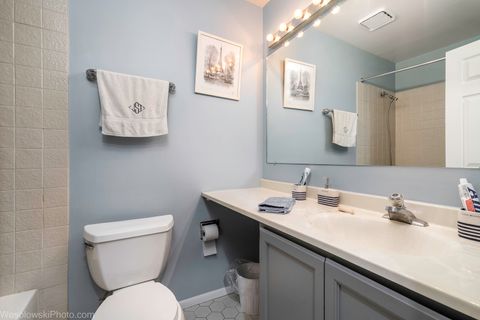 Tiny photo for 2950 Northampton Drive #B2, Rolling Meadows, IL 60008 (MLS # 12608555)